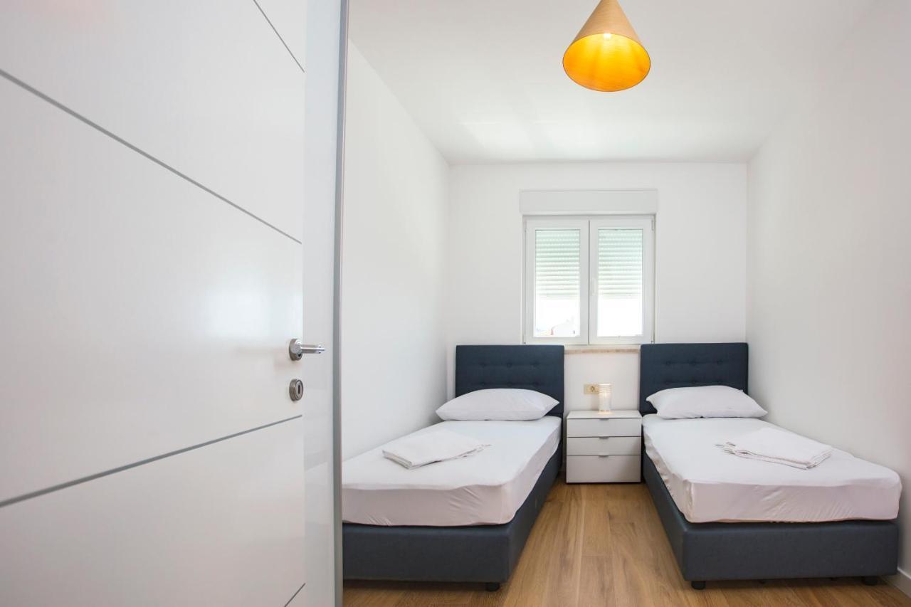 Apartman Magdalena Lägenhet Makarska Exteriör bild